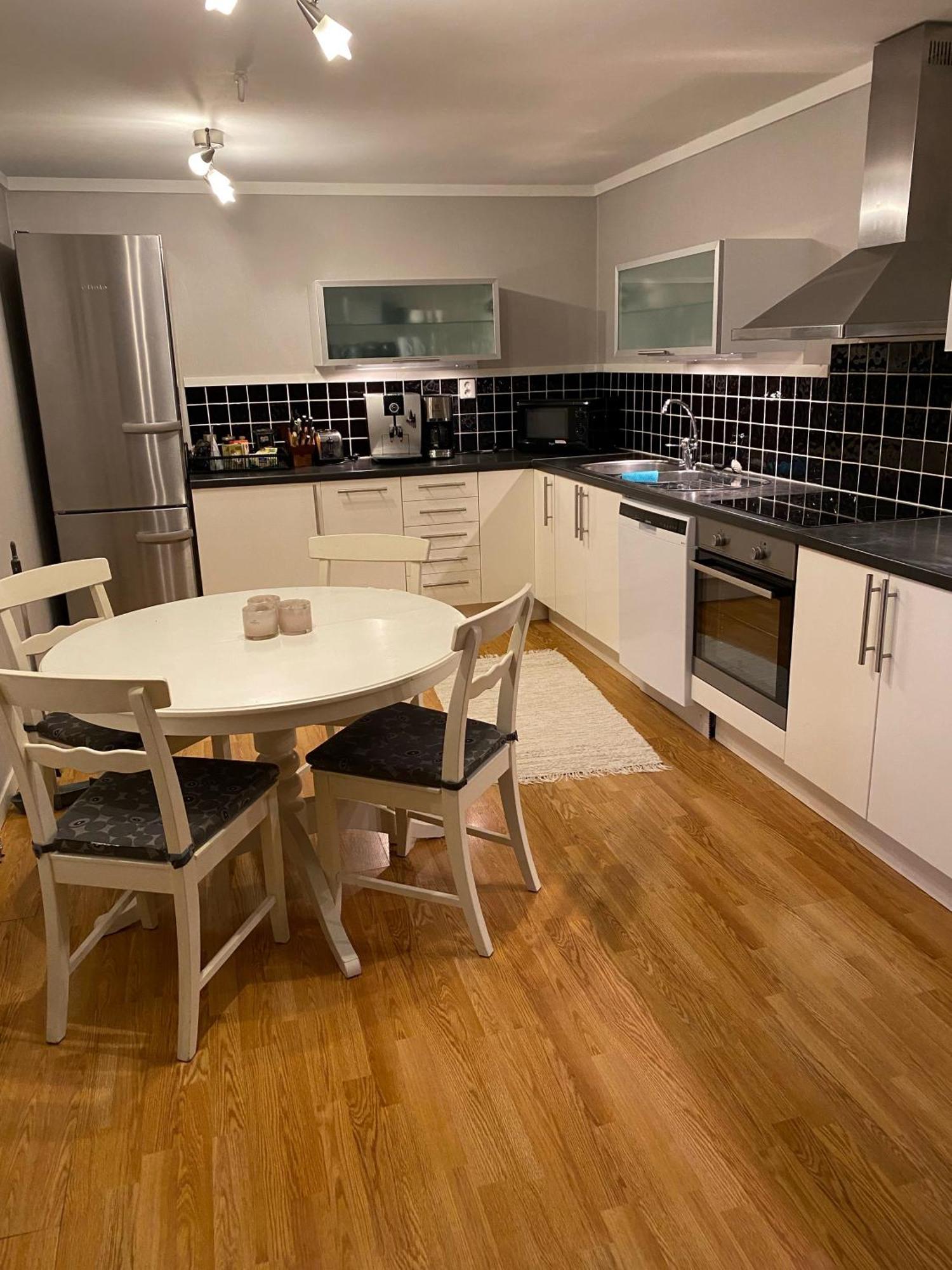 Oestravi Visby 2 Rok Stor Altan Apartment Exterior photo